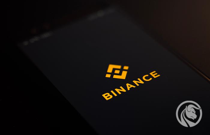 Coinbase z licencją we Włoszech, Binance z karą w Holandii