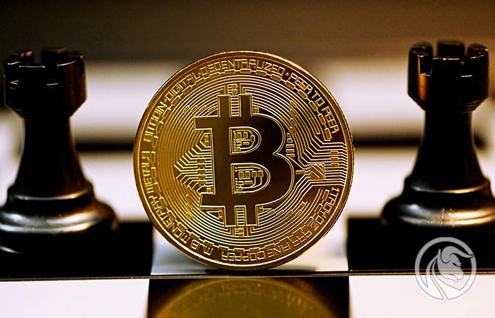 Bitcoin opiera się spadkowi rentowności i słabości dolara amerykańskiego. Czy to się zmieni?