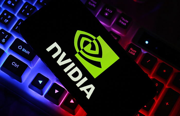 Analiza spółki NVIDIA: czy fosa wokół lidera AI zaczyna pękać?