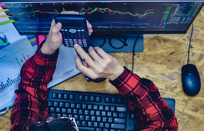 Dlaczego traderzy bankrutują? To nie strategia, lecz wielkość pozycji