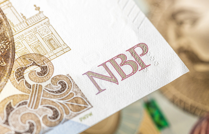 Rada w trybie wyczekiwania. Kierunek wytyczony przez największe banki centralne